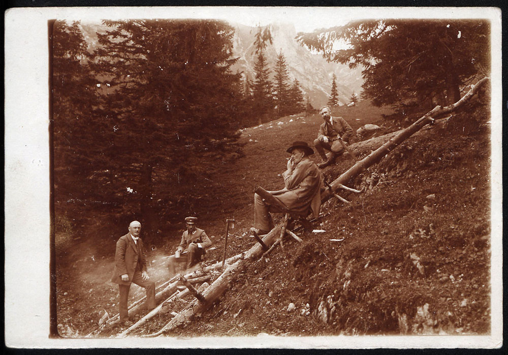 Stefan Żeromski (w centrum kadru) w Tatrach w 1916, fot. Biblioteka Narodowa (Polona.pl)